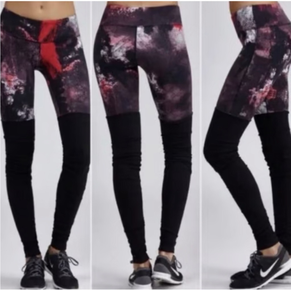 Alo Yoga Leggings In Ruby Red Smoke Size XS
